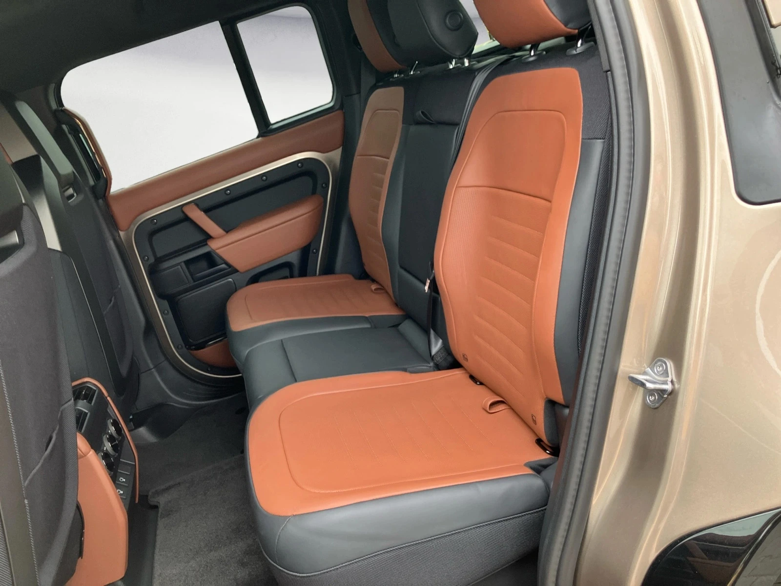 Land Rover Defender OCTA P635 - изображение 5