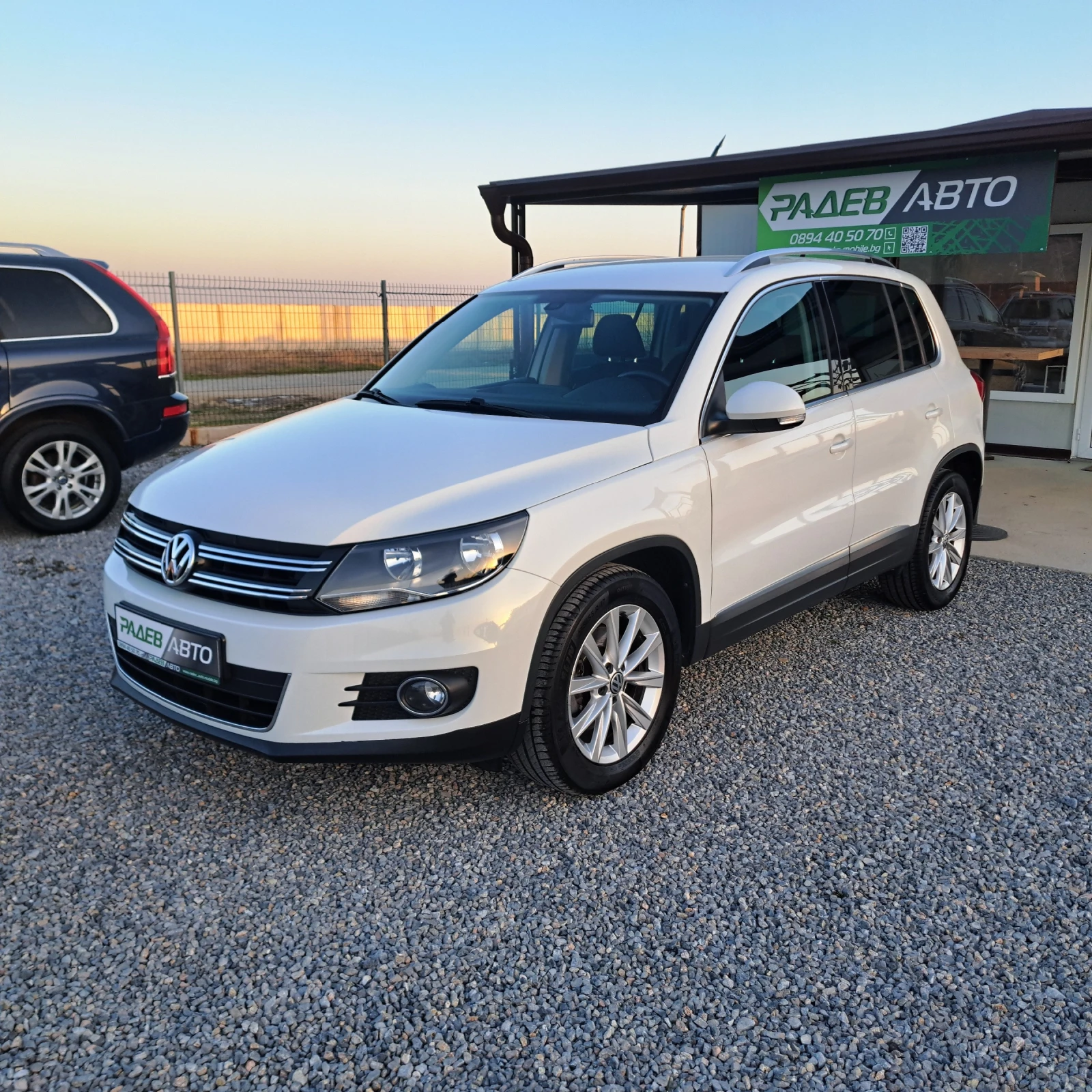 VW Tiguan 2.0TDI* 140HP* FACE* PARKTRONIC* ОТЛИЧЕН!* , снимка 2 - Автомобили и джипове - 53835684