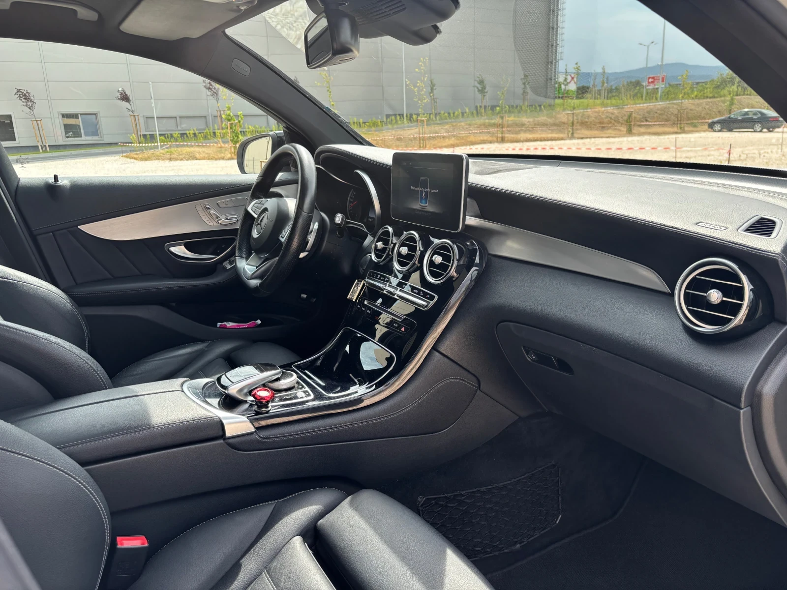 Mercedes-Benz GLC 43 AMG 4MATIC | PANO, снимка 15 - Автомобили и джипове - 53958920