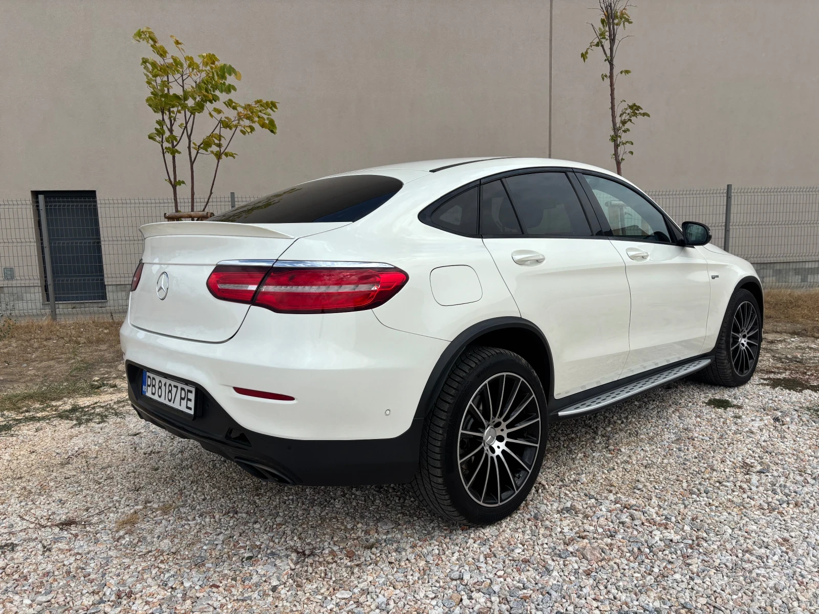 Mercedes-Benz GLC 43 AMG 4MATIC | PANO, снимка 4 - Автомобили и джипове - 53958920
