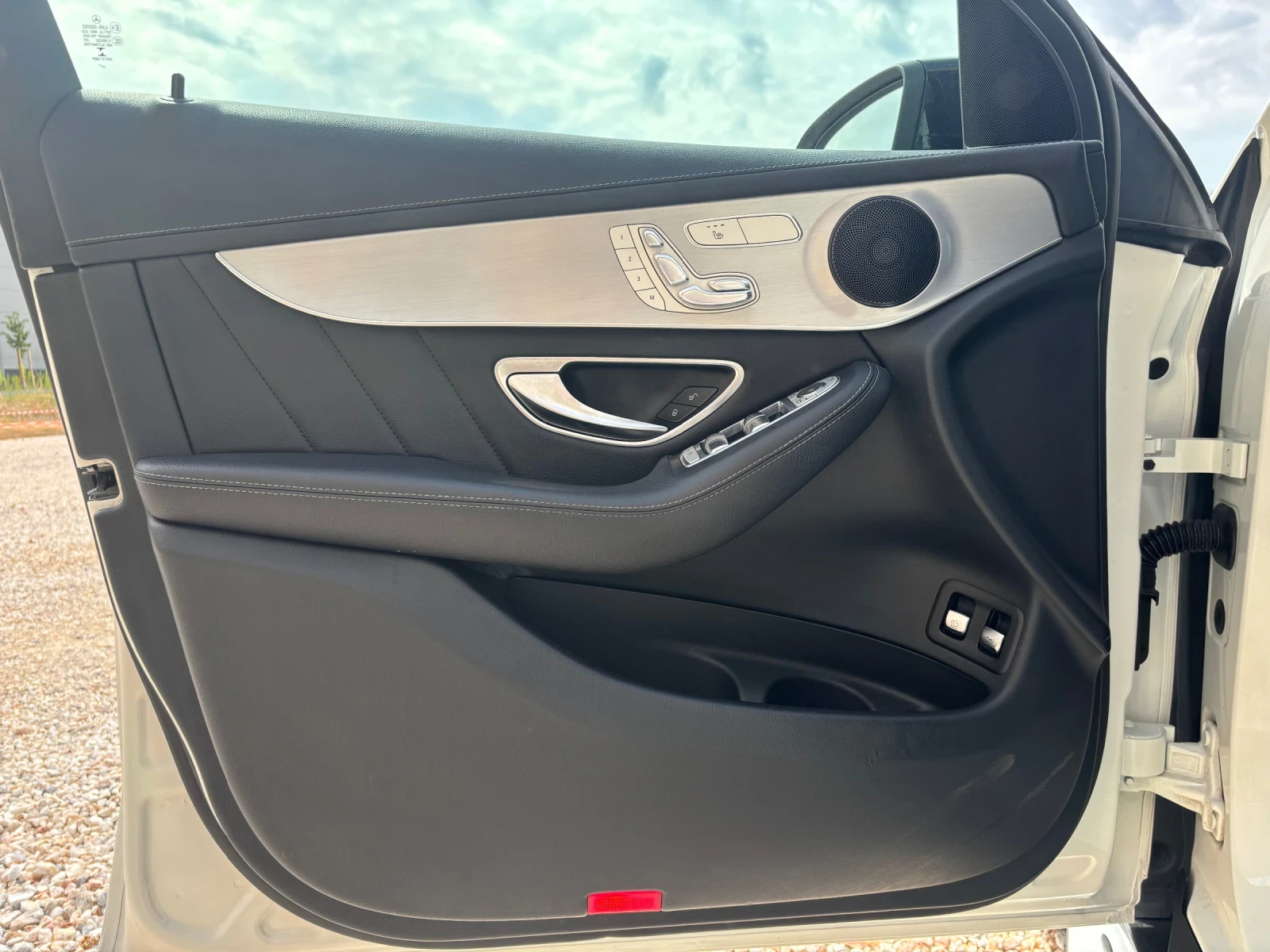 Mercedes-Benz GLC 43 AMG 4MATIC | PANO, снимка 8 - Автомобили и джипове - 53958920