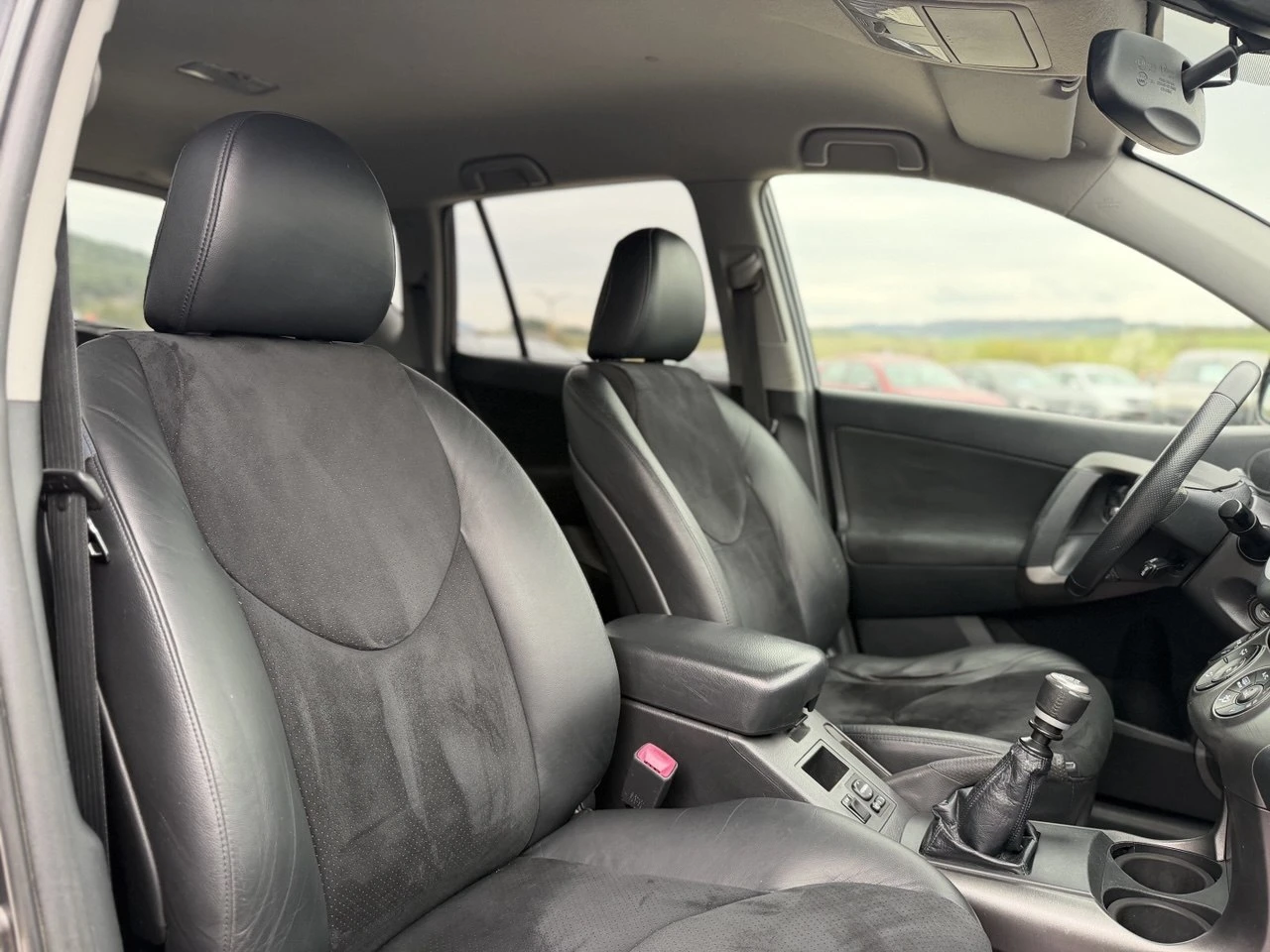 Toyota Rav4 2.2D-4D 4x4 FACELIFT, снимка 15 - Автомобили и джипове - 54168722