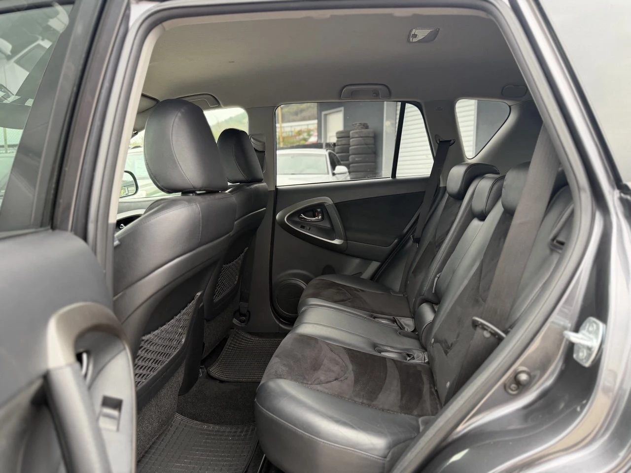 Toyota Rav4 2.2D-4D 4x4 FACELIFT, снимка 11 - Автомобили и джипове - 54168722