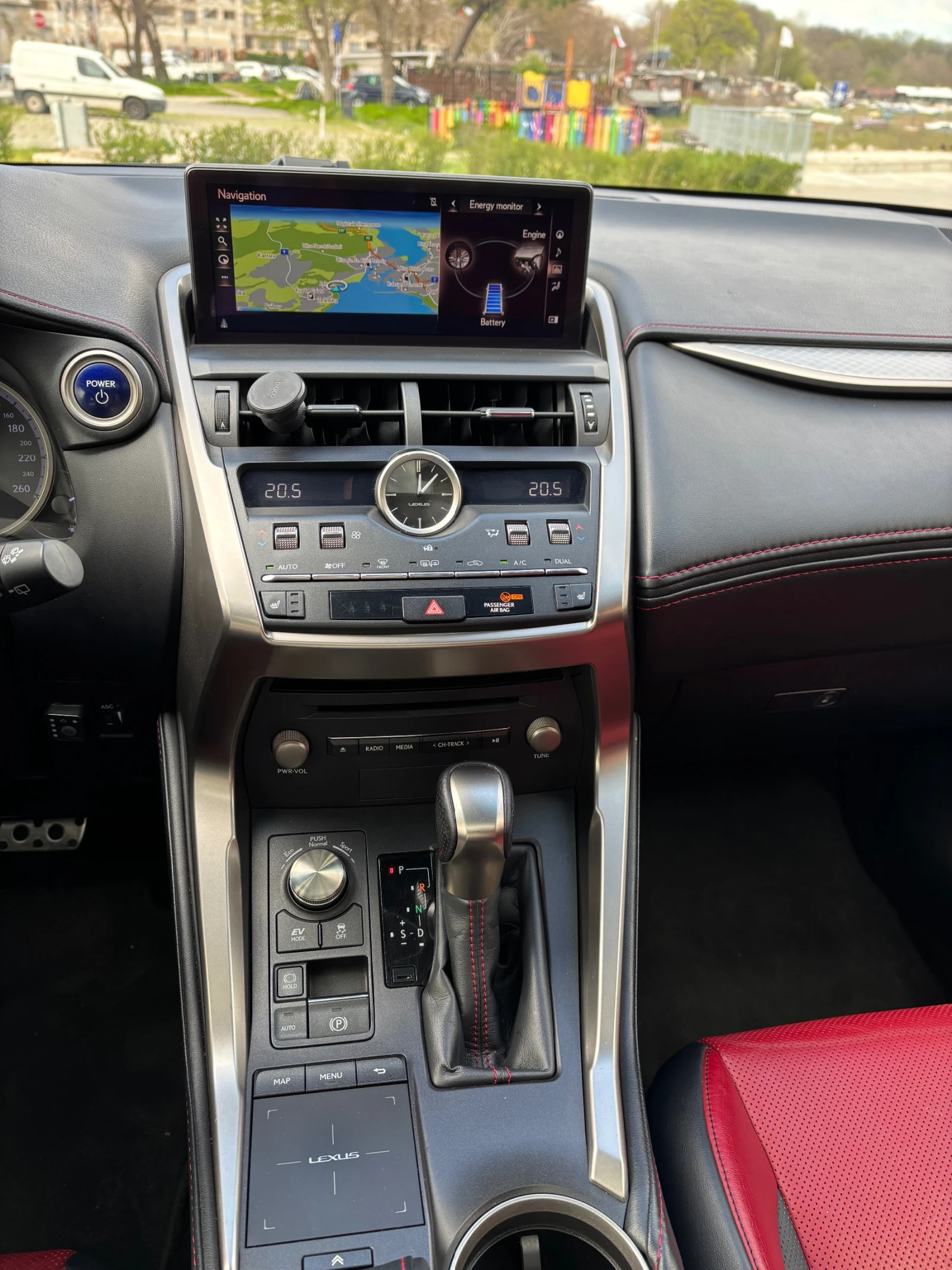 Lexus NX 300h F Sport Hybrid 4x4, снимка 11 - Автомобили и джипове - 54376972