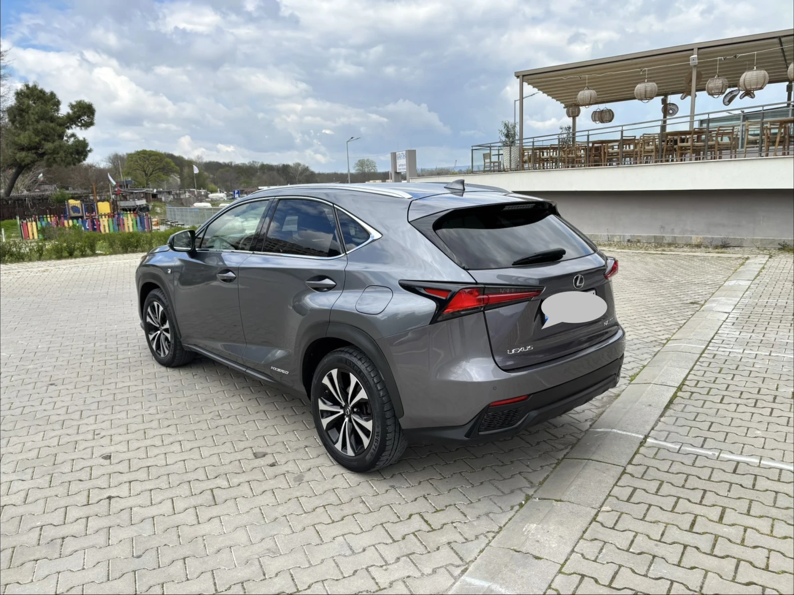 Lexus NX 300h F Sport Hybrid 4x4, снимка 4 - Автомобили и джипове - 54376972
