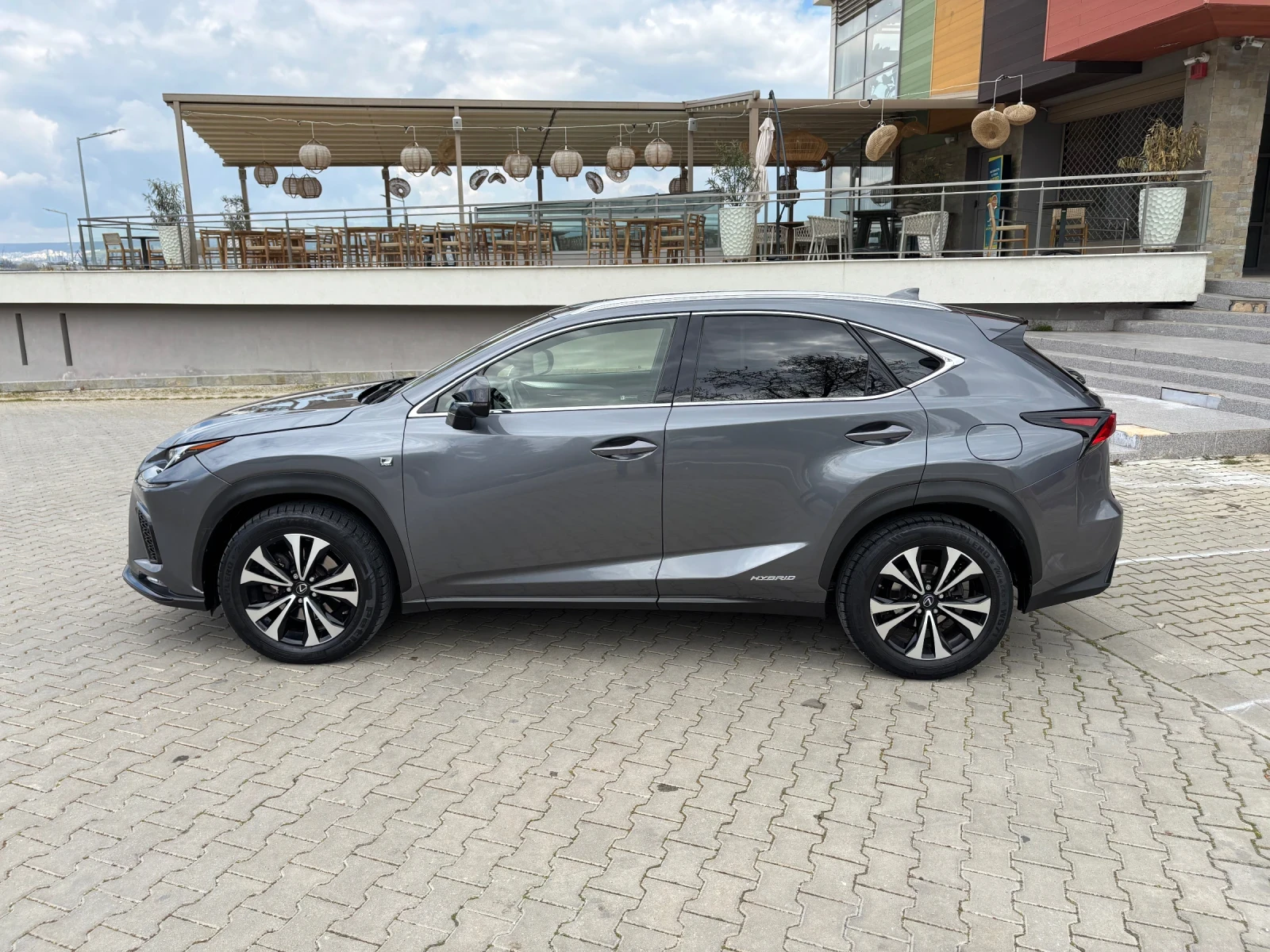 Lexus NX 300h F Sport Hybrid 4x4, снимка 3 - Автомобили и джипове - 54376972