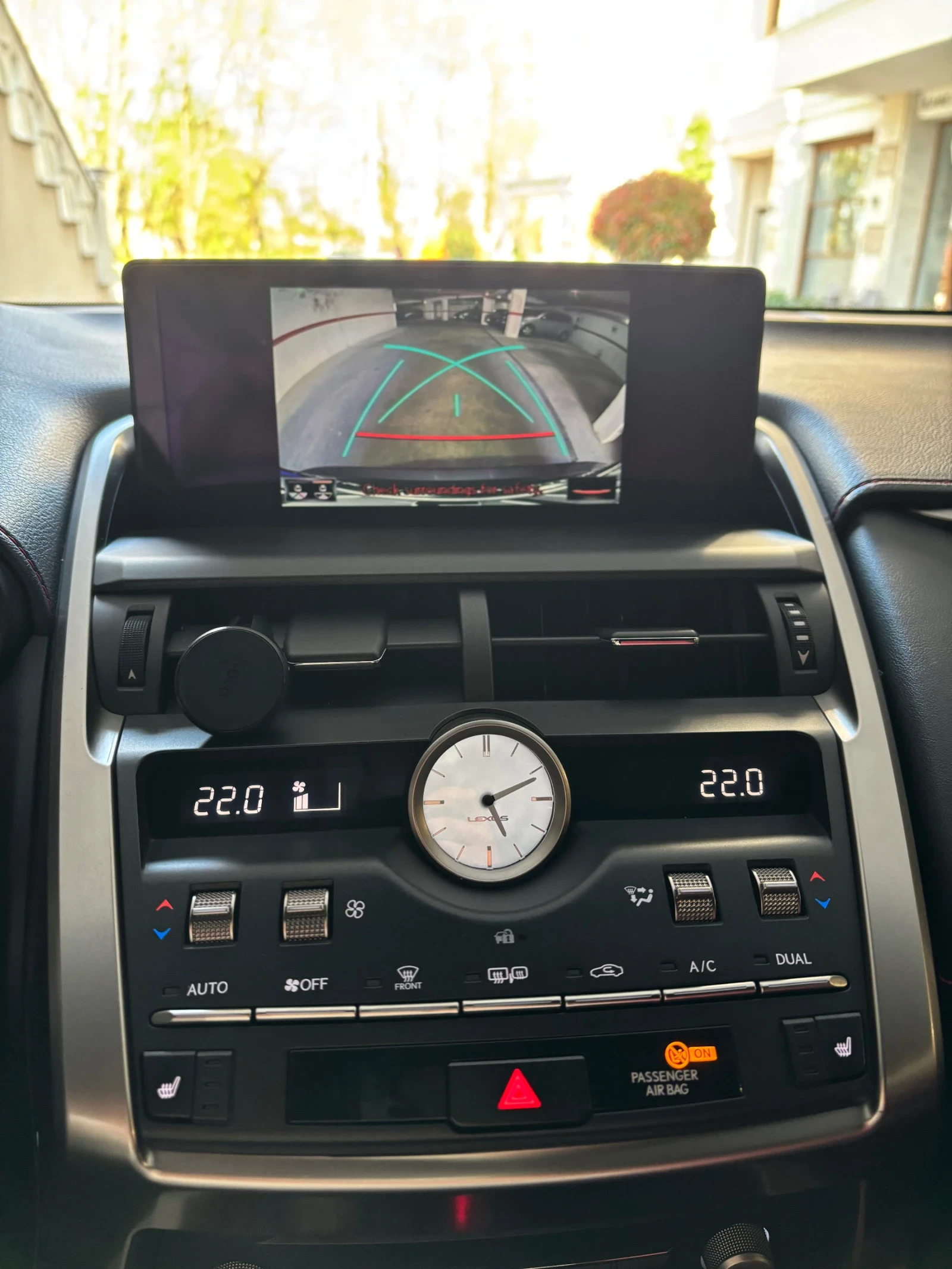 Lexus NX 300h F Sport Hybrid 4x4, снимка 10 - Автомобили и джипове - 54376972
