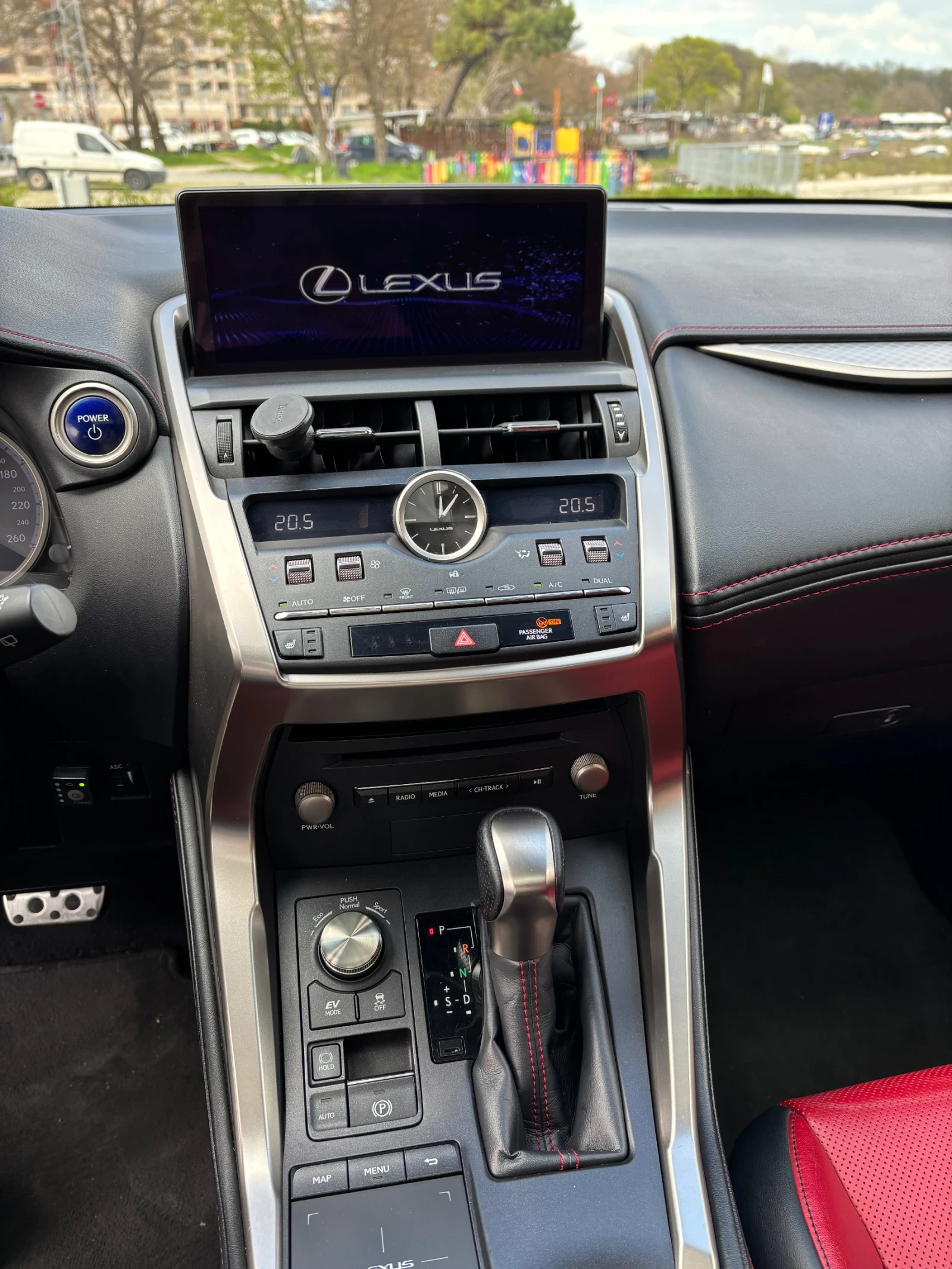 Lexus NX 300h F Sport Hybrid 4x4, снимка 13 - Автомобили и джипове - 54376972
