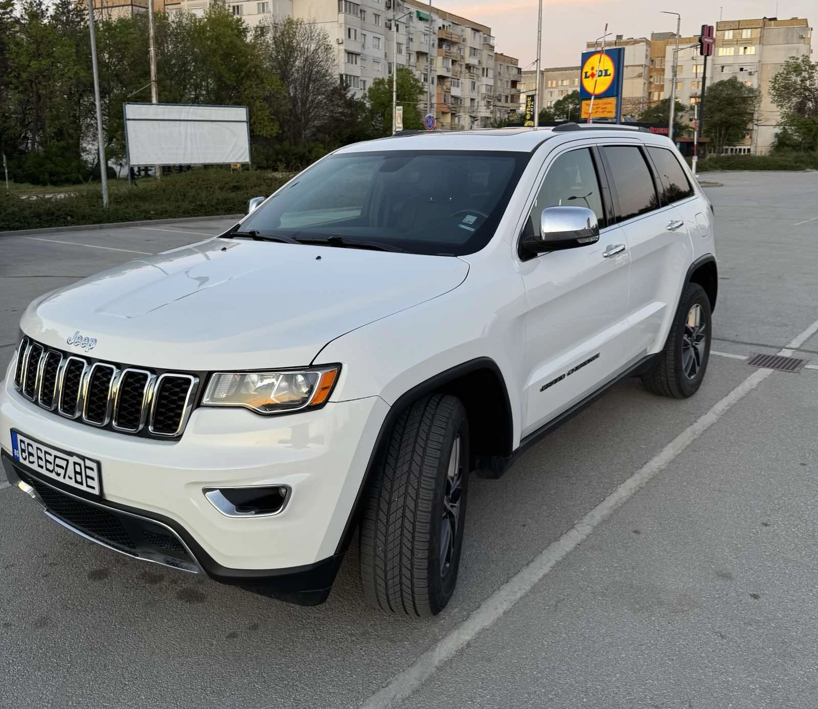 Jeep Grand cherokee 3.6 V6 Limited, снимка 2 - Автомобили и джипове - 54382802