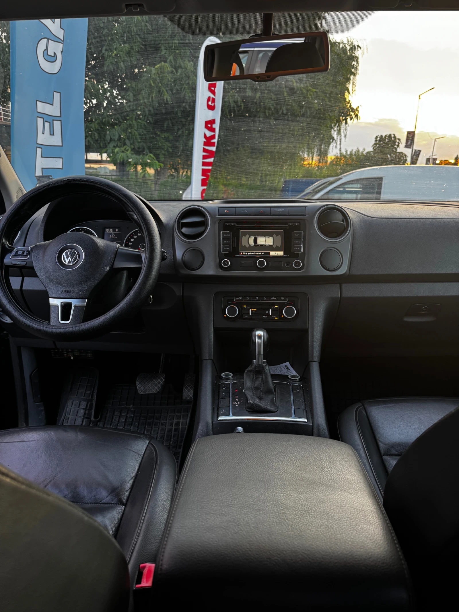 VW Amarok 2.0 TDI Automatik 180 PS, снимка 13 - Автомобили и джипове - 55805384