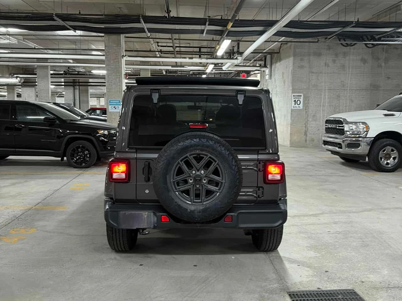 Jeep Wrangler  Sahara * CARFAX * ��� ������������ ������ | Mobile.bg � ����������� 4