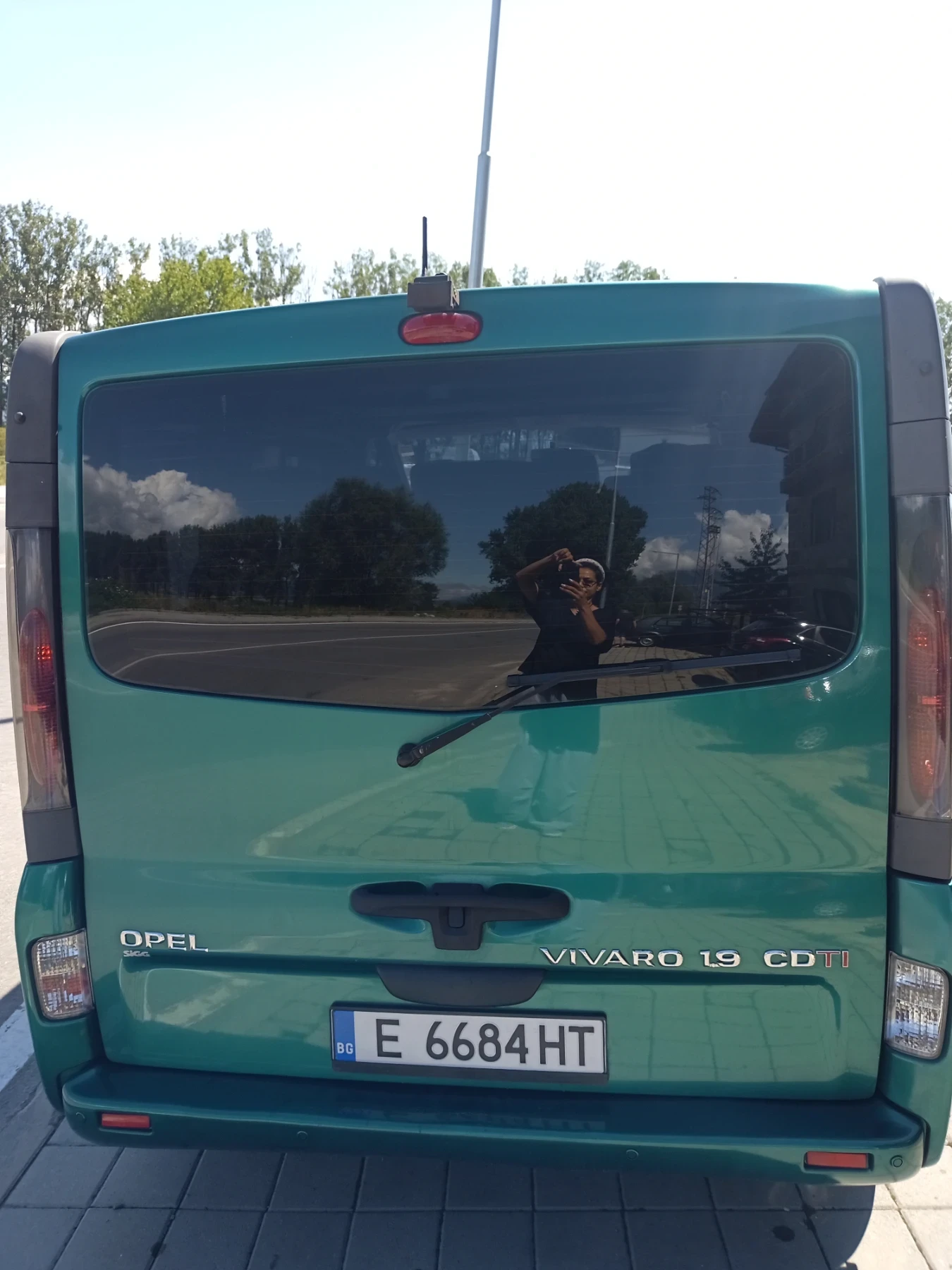 Opel Vivaro 1.9 DTI, снимка 8 - Бусове и автобуси - 55564234