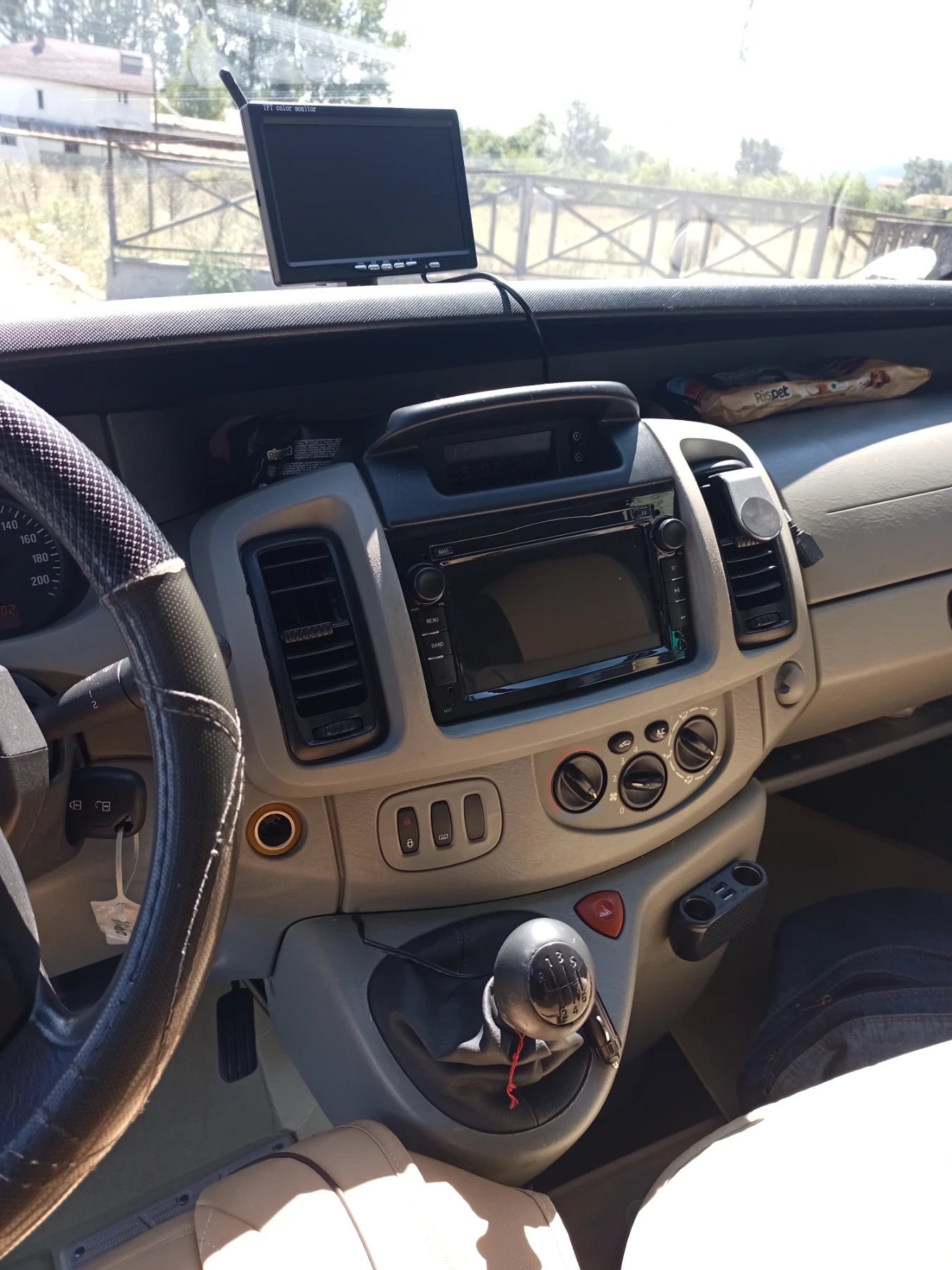 Opel Vivaro 1.9 DTI, снимка 10 - Бусове и автобуси - 55564234