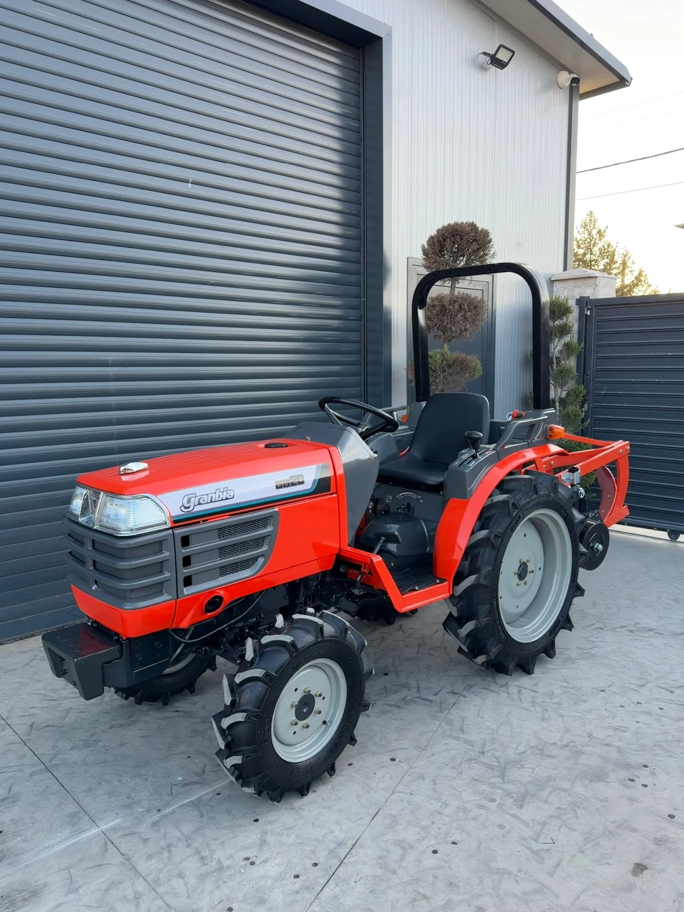 Трактор Kubota GB20