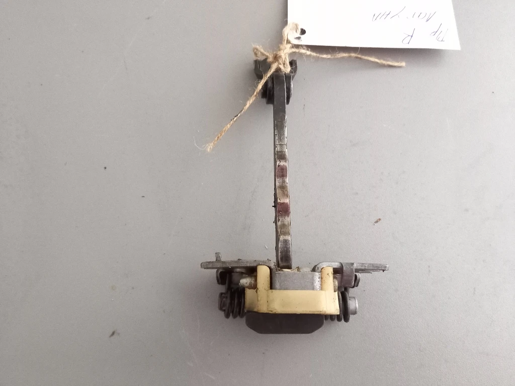 Панта врата предна дясна ограничителна Рено Лагуна хечбек 