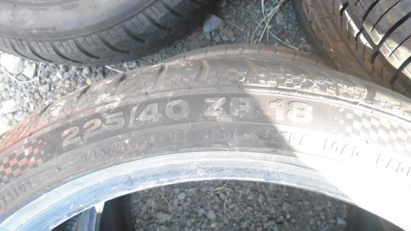 Гуми Летни 225/40R18, снимка 5 - Гуми и джанти - 22768590