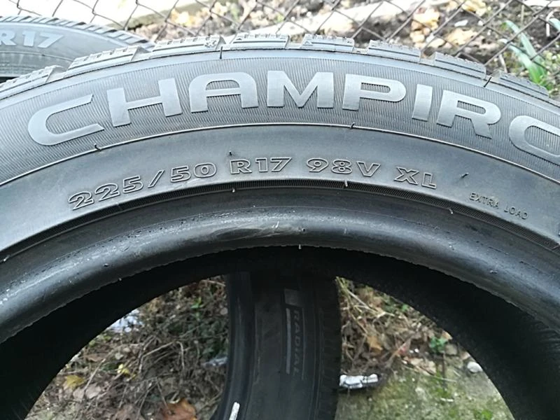 Гуми Зимни 225/50R17, снимка 4 - Гуми и джанти - 23686581