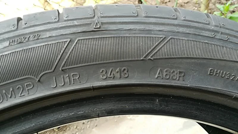 Гуми Летни 245/40R18, снимка 8 - Гуми и джанти - 25329145