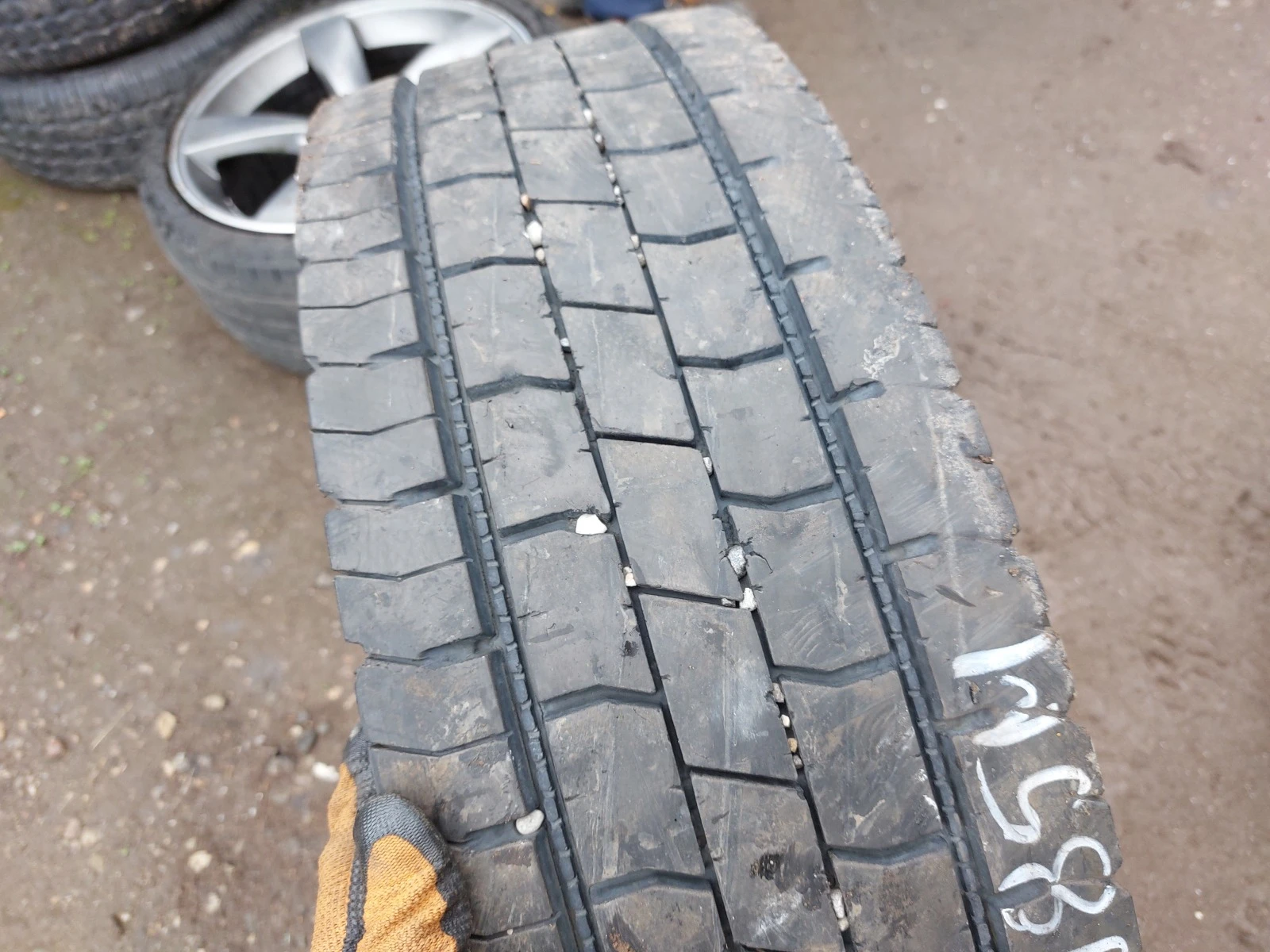 ���� 235/75R17.5 | Mobile.bg � ����������� 1