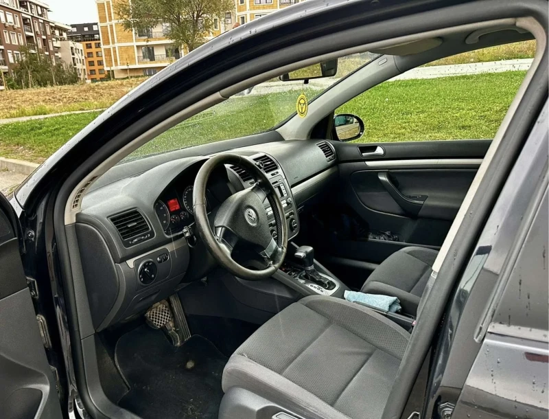 VW Golf Газ автомат, снимка 8 - Автомобили и джипове - 52462517