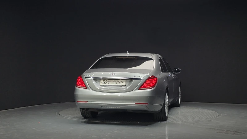 Mercedes-Benz S 350 Сервизна История / Реален пробег / Перфектна !!!, снимка 4 - Автомобили и джипове - 52107935