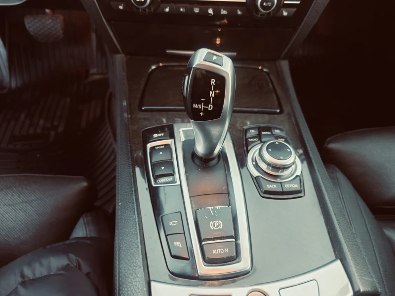 BMW 740, снимка 14 - Автомобили и джипове - 52866546