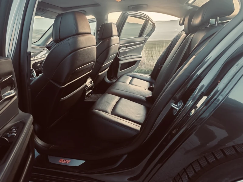 BMW 740, снимка 8 - Автомобили и джипове - 52866546