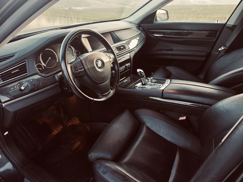 BMW 740, снимка 13 - Автомобили и джипове - 52866546
