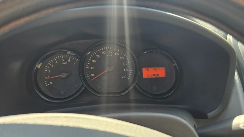 Dacia Sandero, снимка 13 - Автомобили и джипове - 52998464