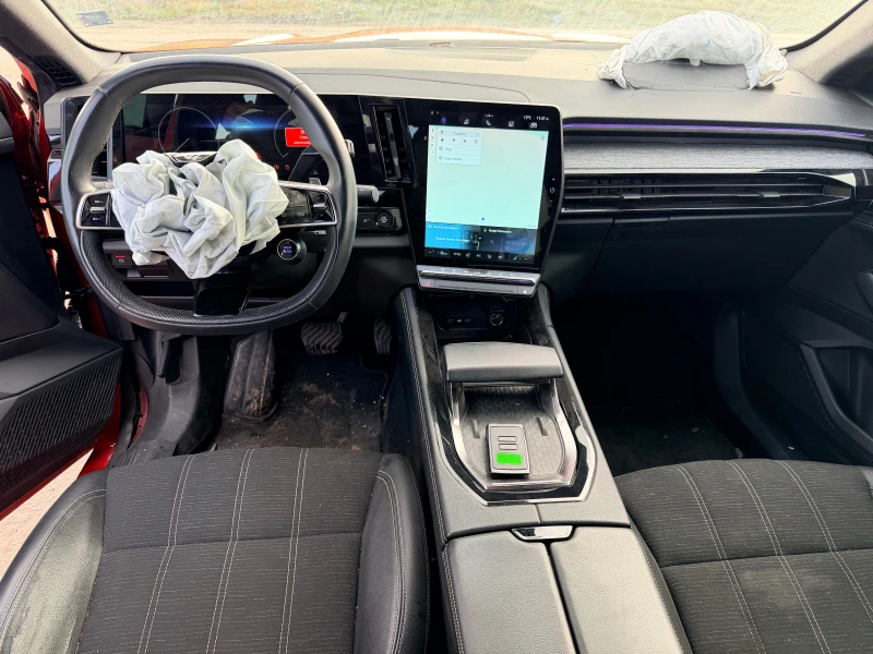 Renault Austral 1.3i, снимка 10 - Автомобили и джипове - 53036823