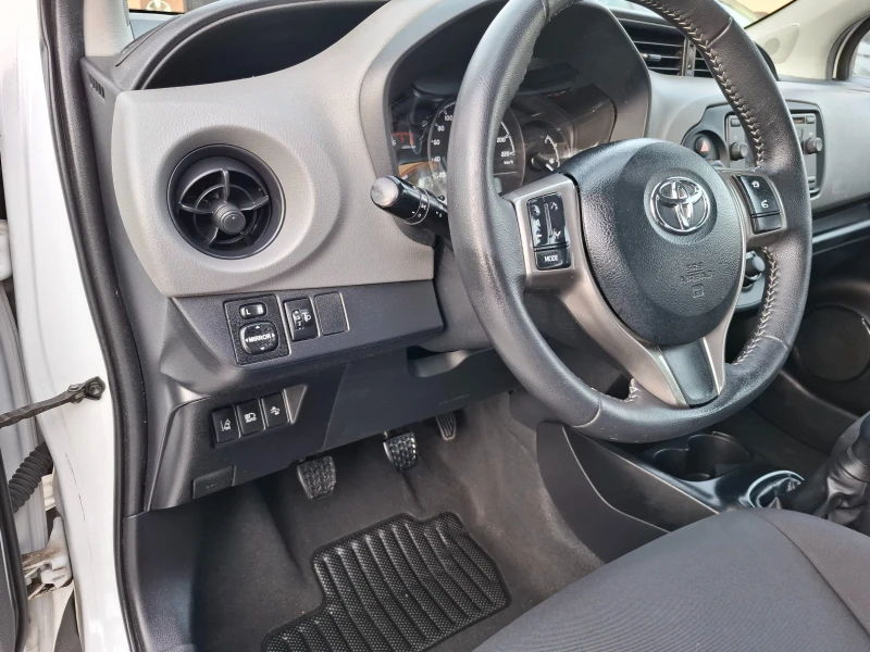 Toyota Yaris 1.0 euro 6, снимка 7 - Автомобили и джипове - 53417844