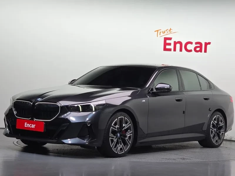 BMW i5 40M | HEAD-UP* 360 CAM* ОБДУХВАНЕ* 