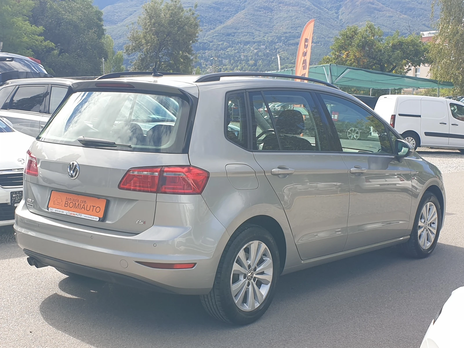 VW Sportsvan 1.4TSi* 125k.* EURO6B* АВТОМАТИК* 57000km!*  - изображение 4