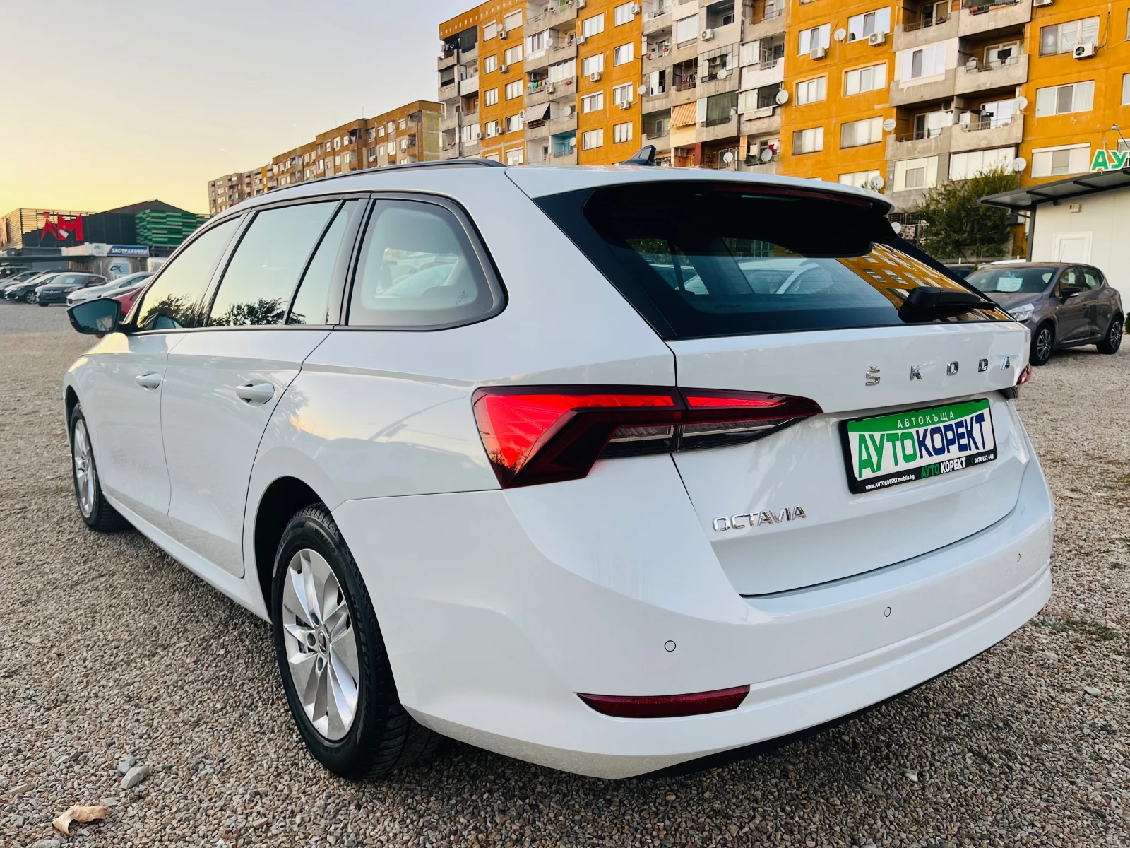 Skoda Octavia 2.0 TDI КАТО НОВА - изображение 7