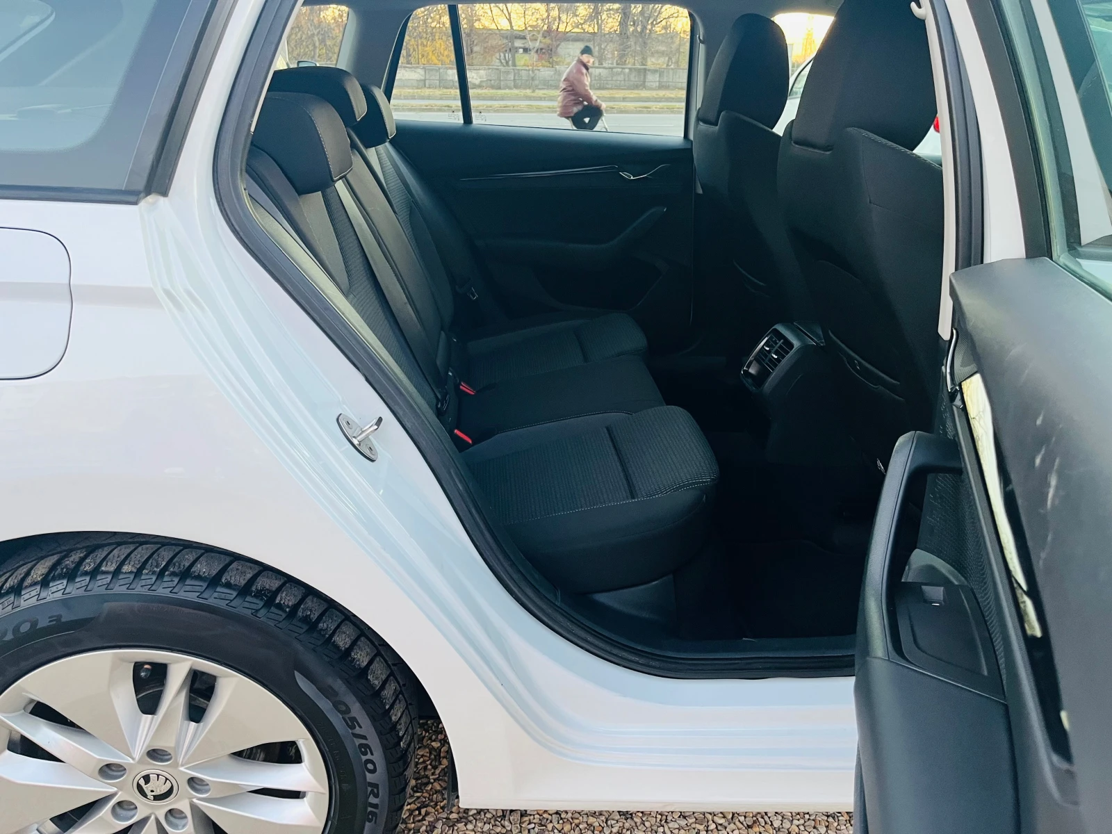 Skoda Octavia 2.0 TDI   | Mobile.bg   14