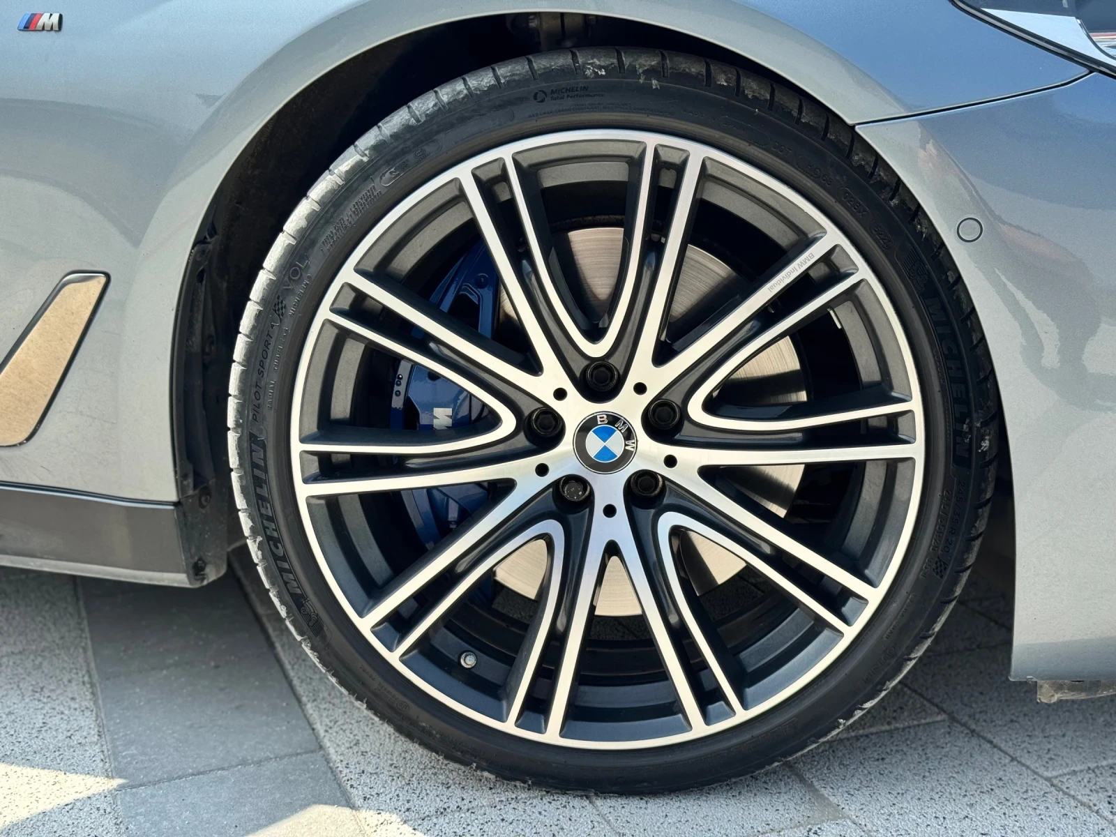 BMW 550 M550d/90K KM/H&K/360/Заден завиващ мост/CarPlay  - изображение 6