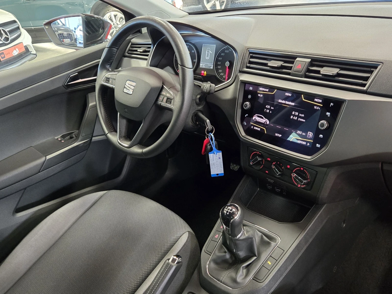 Seat Ibiza 1.6 TDI / 95hp / EU6 / Camera / Navi / CarPlay  - изображение 10