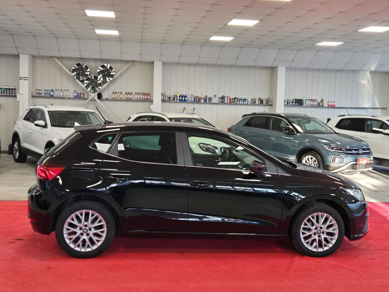 Seat Ibiza 1.6 TDI / 95hp / EU6 / Camera / Navi / CarPlay  - изображение 8