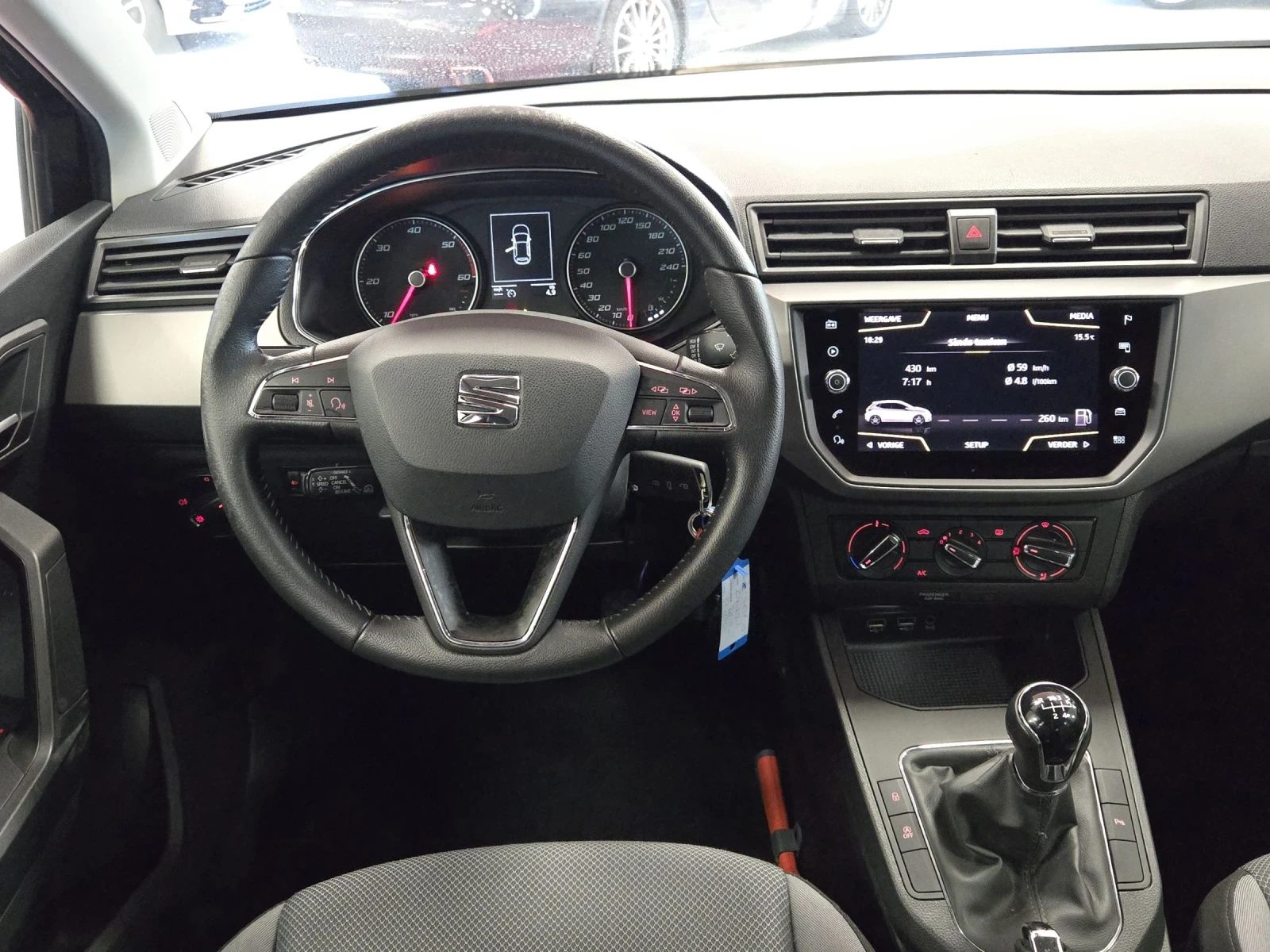 Seat Ibiza 1.6 TDI / 95hp / EU6 / Camera / Navi / CarPlay  - изображение 9