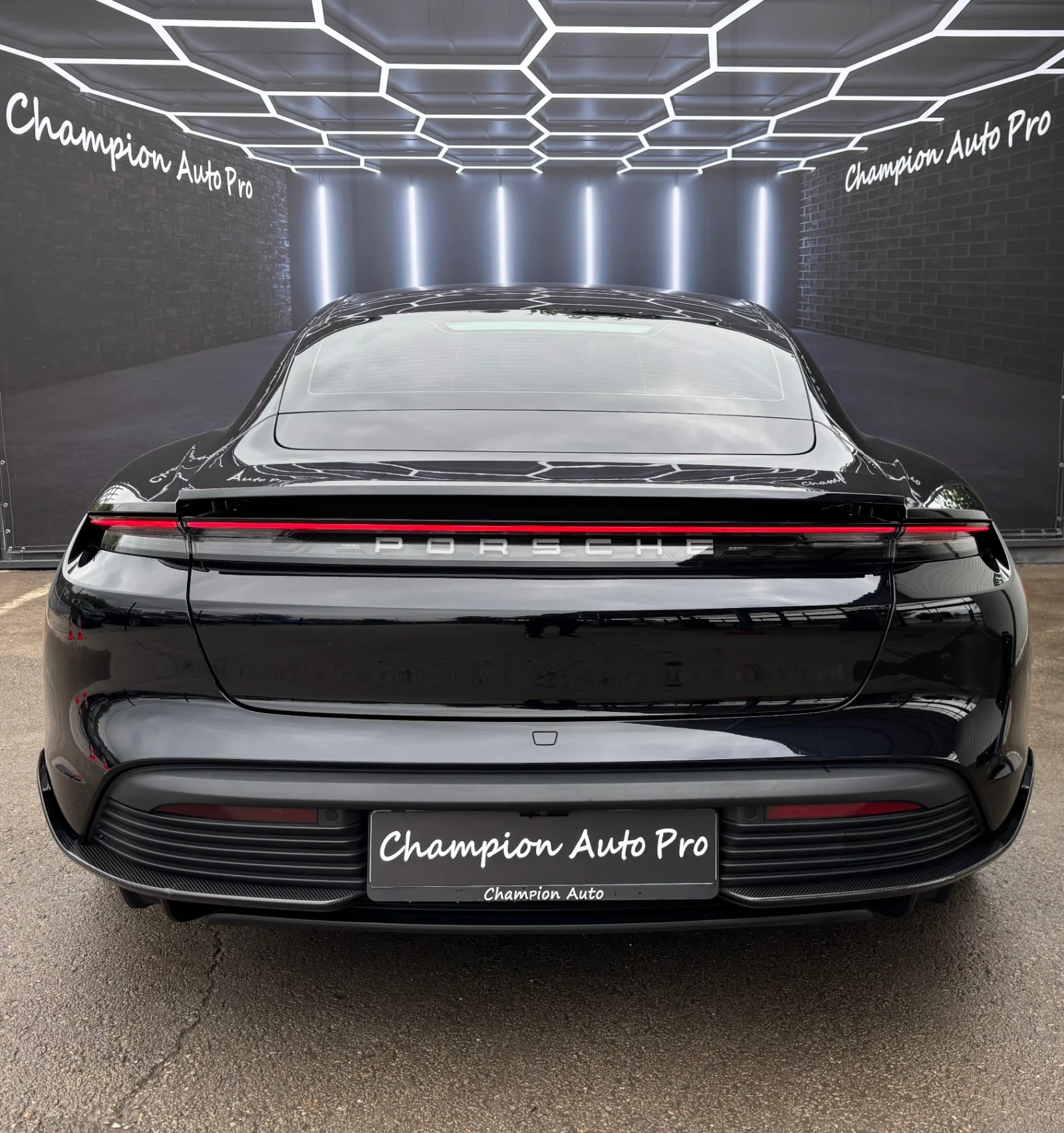 Porsche Taycan Porsche Taycan 4S-Carbon Packet-FULL-Гаранционен - изображение 5