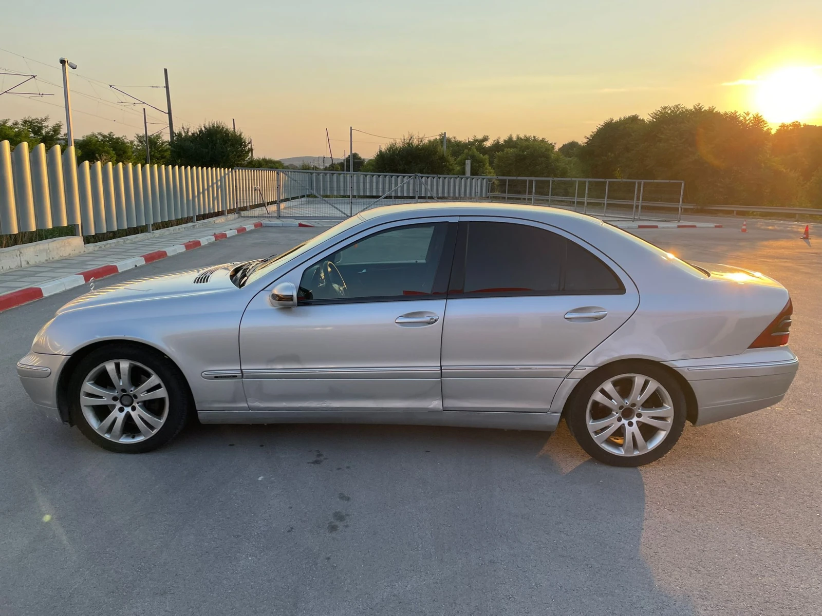 Mercedes-Benz C 220  - изображение 2
