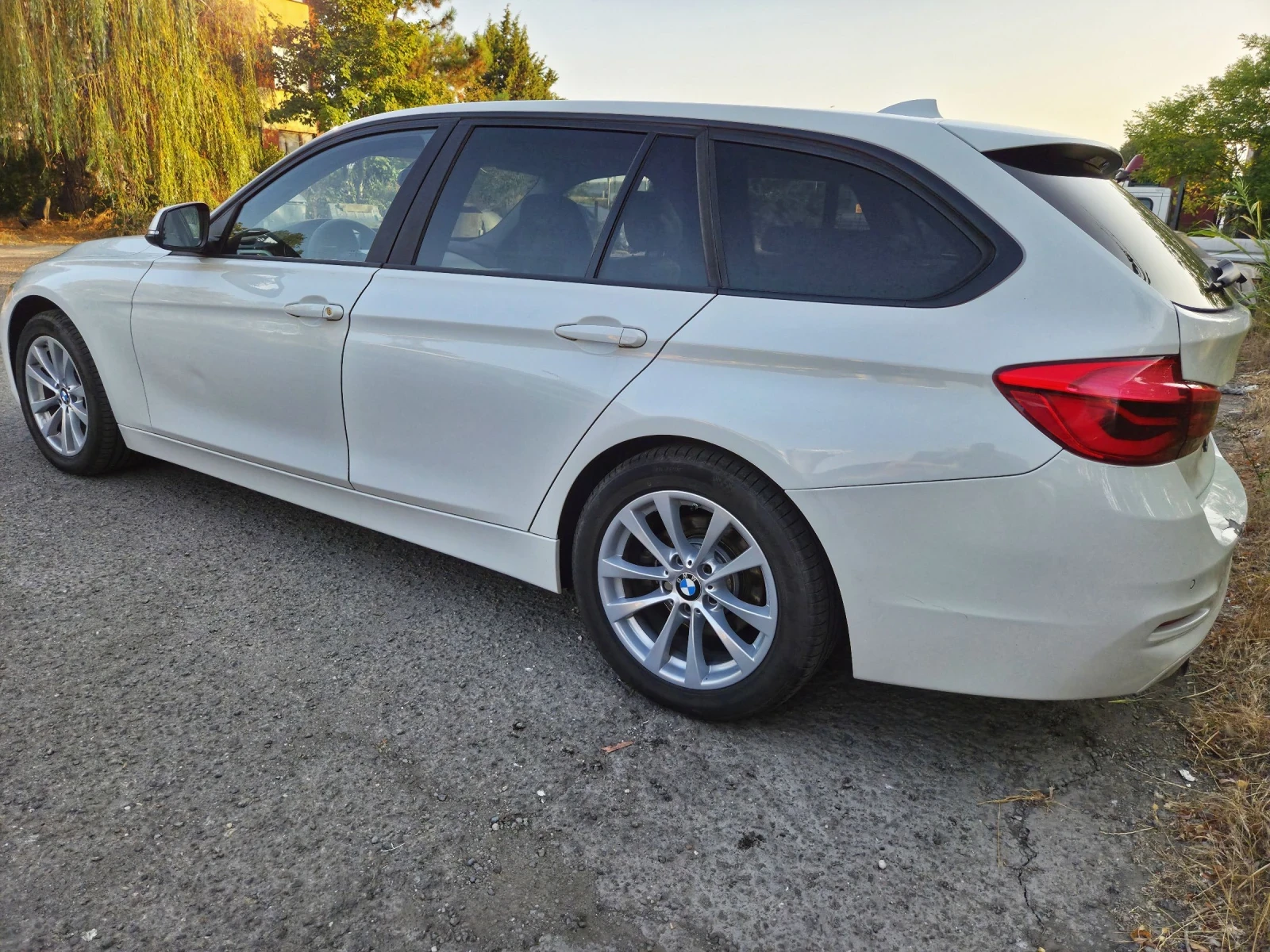 BMW 320 320 d automatic - изображение 3