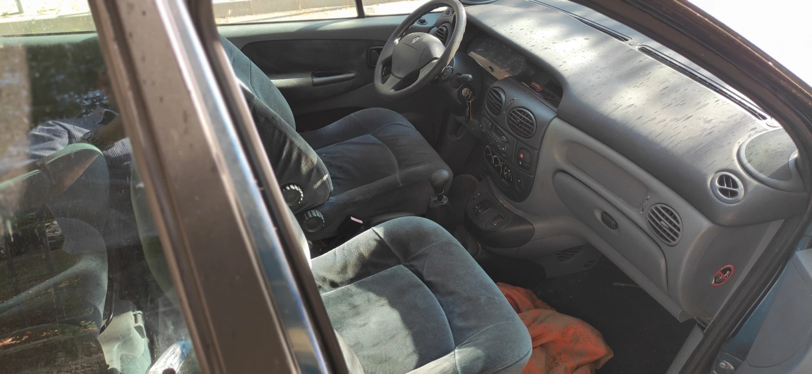 Renault Scenic  1.6 i -108 к.с. - изображение 5