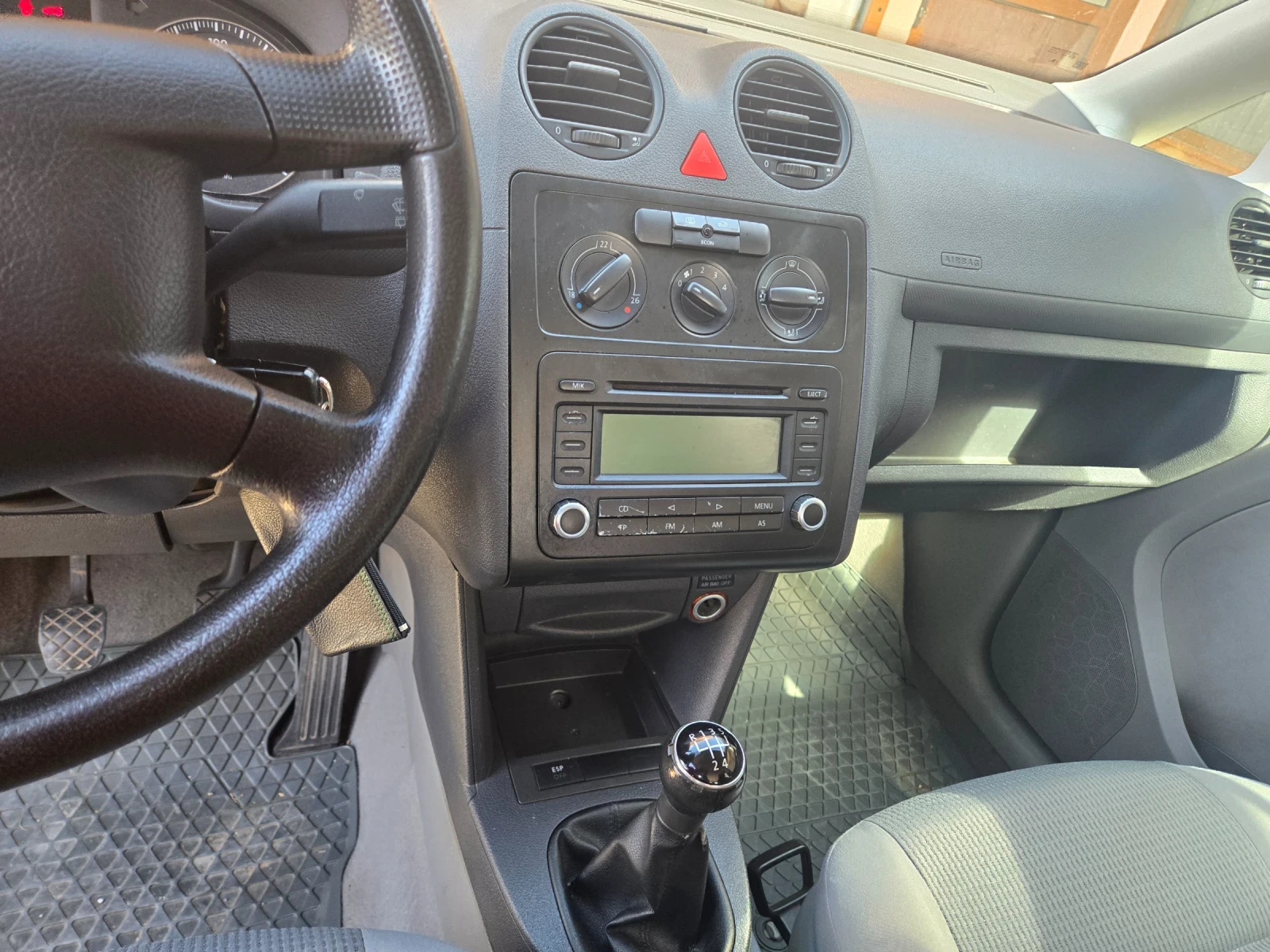VW Caddy Tdi | Mobile.bg — изображение 2