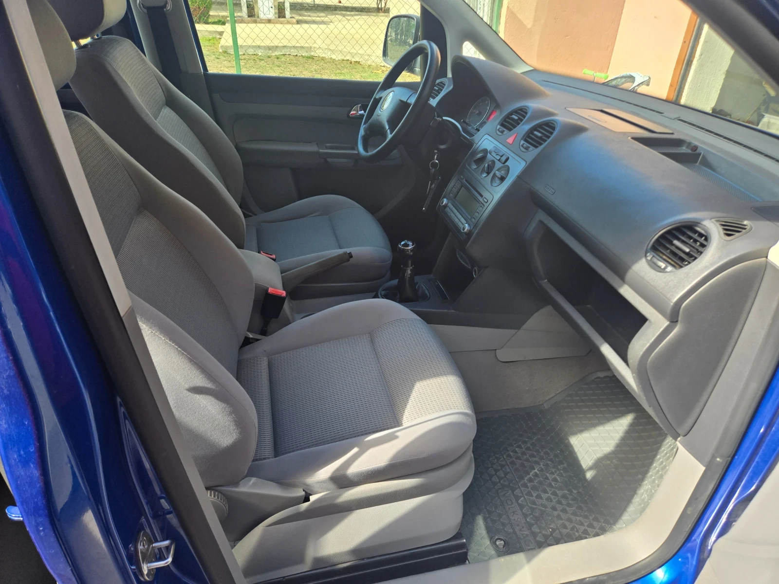 VW Caddy Tdi | Mobile.bg — изображение 4