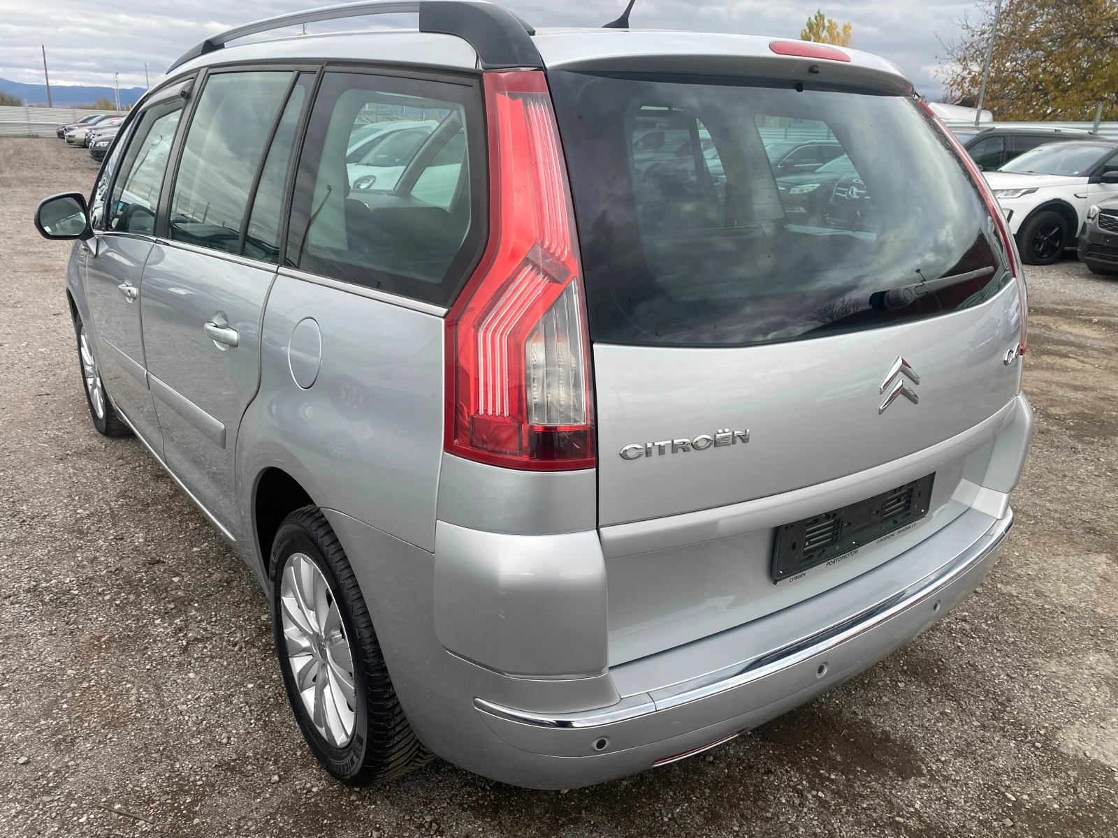 Citroen C4 Picasso 1.6HDI 6+ 1 Перфектен - изображение 4