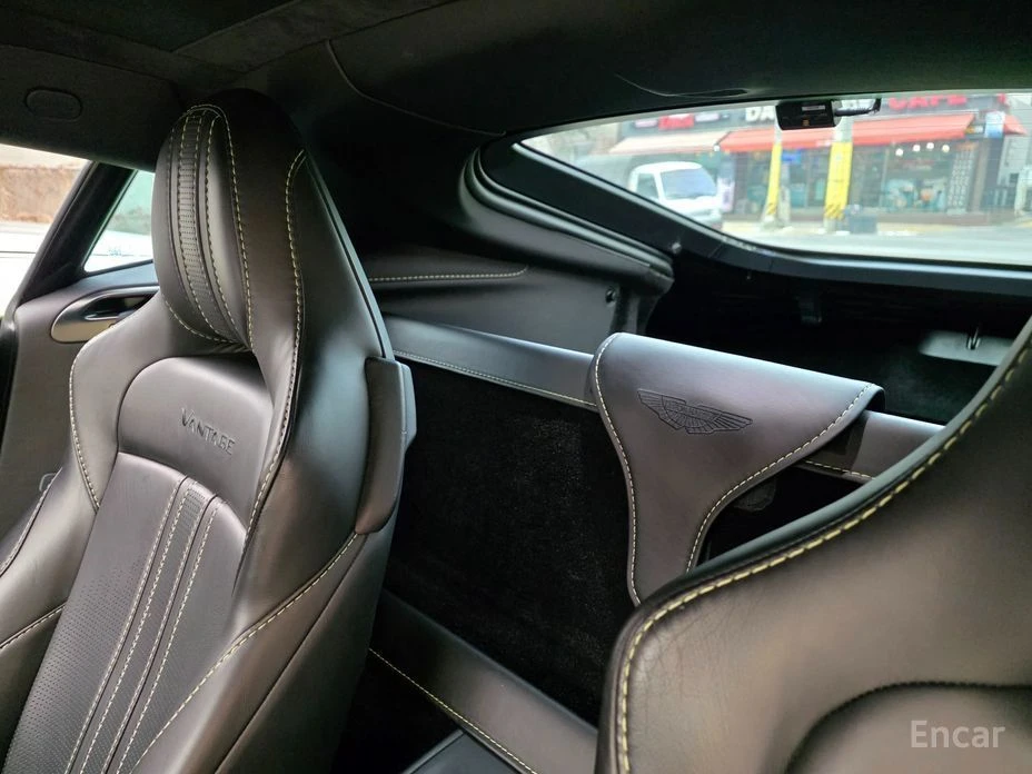 Aston Martin V8 Vantage, снимка 9 - Автомобили и джипове - 53864347