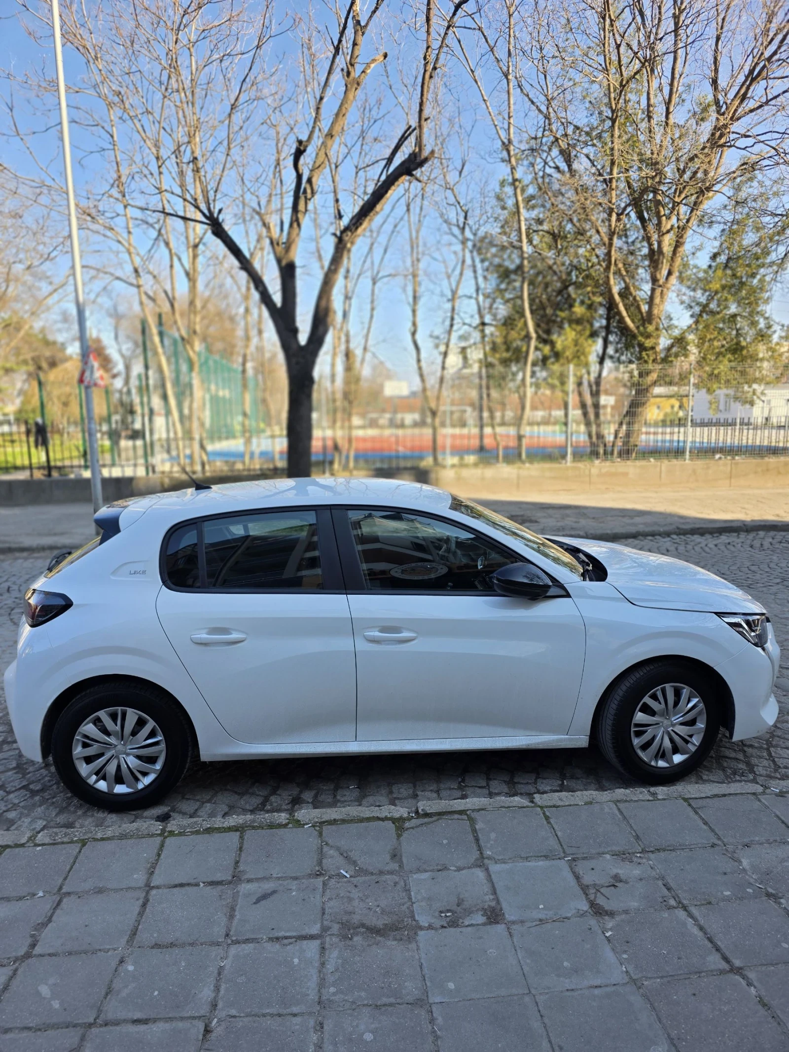 Peugeot 208, снимка 5 - Автомобили и джипове - 54241711