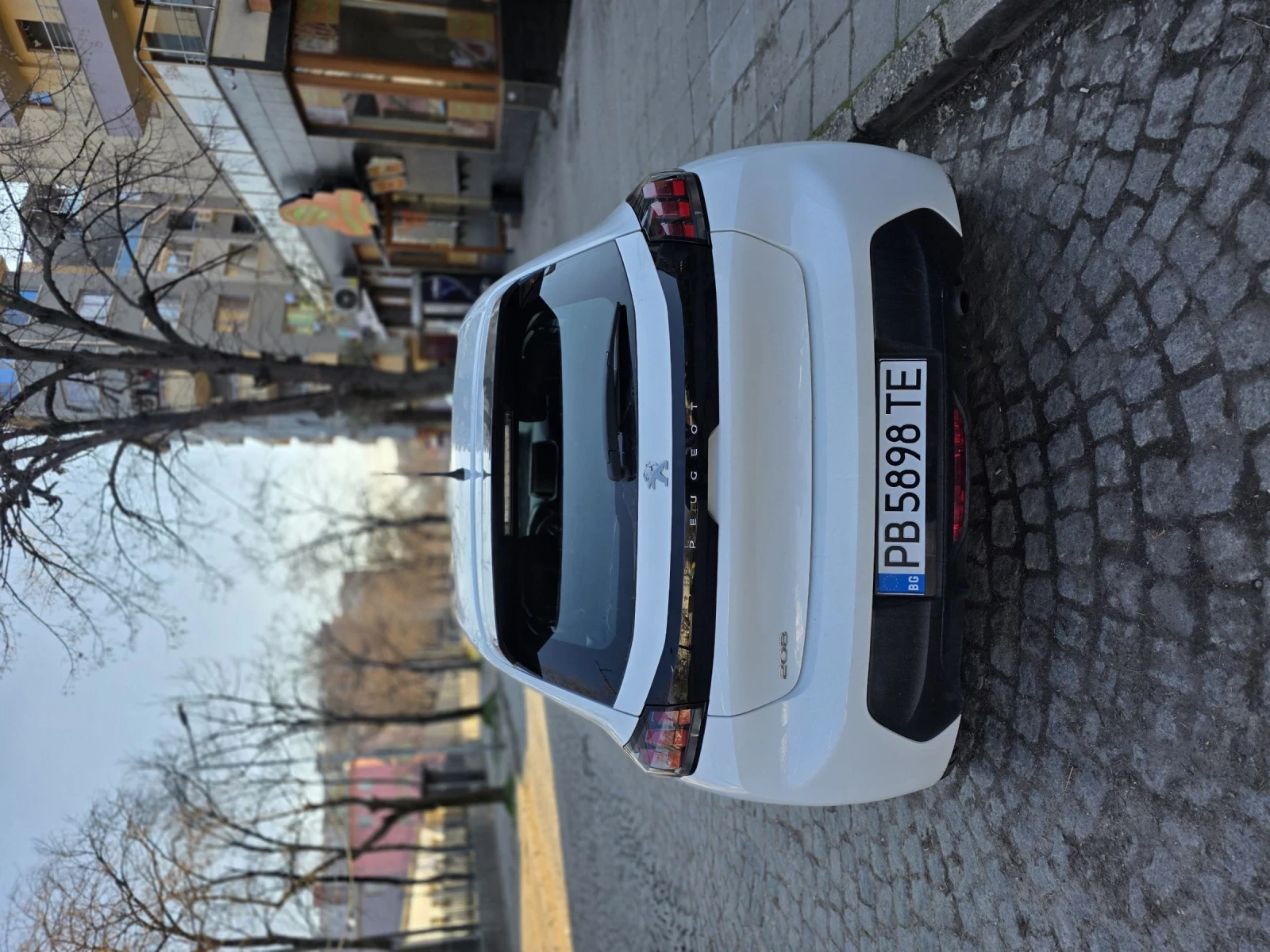 Peugeot 208, снимка 6 - Автомобили и джипове - 54241711