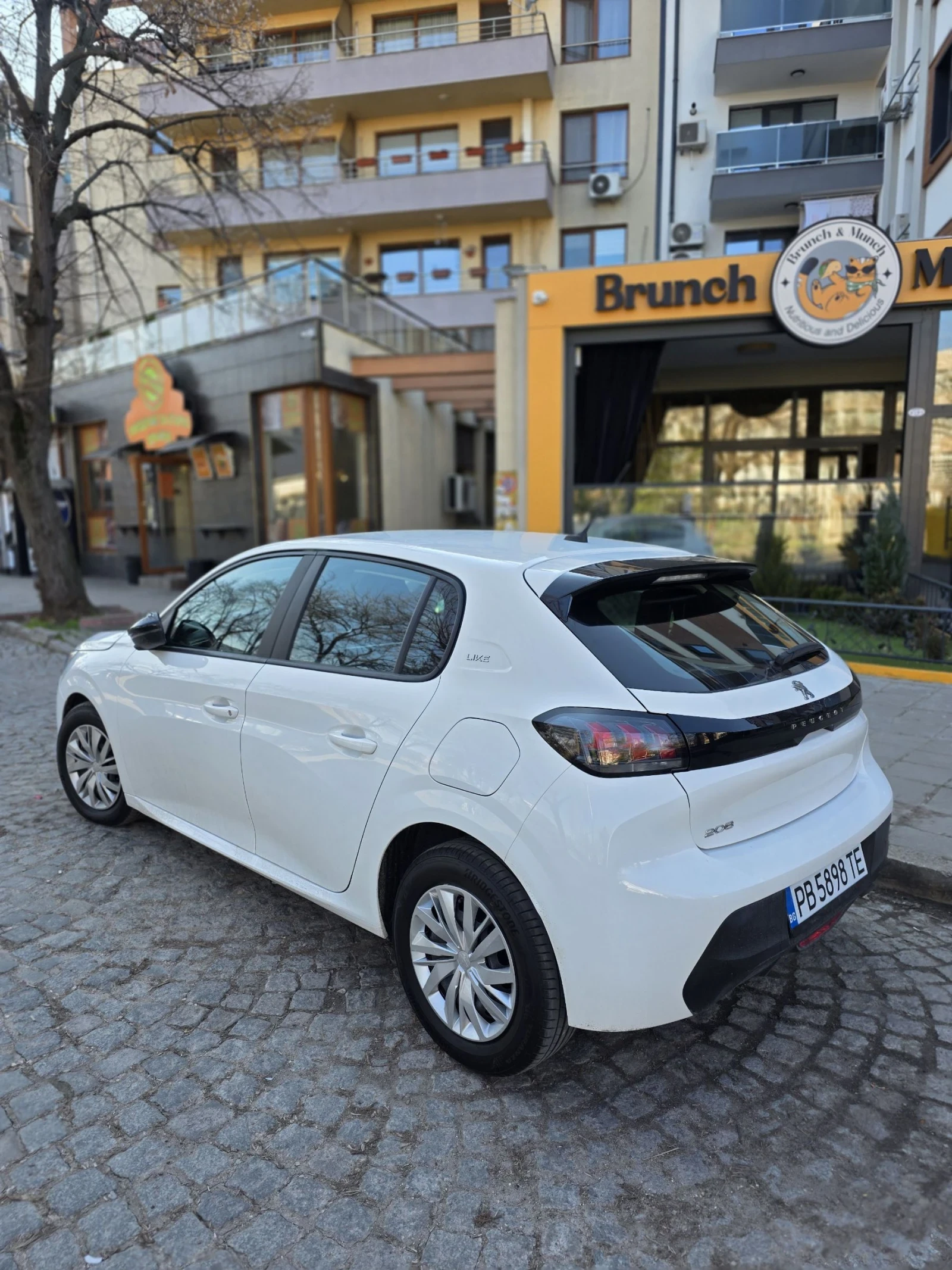 Peugeot 208, снимка 3 - Автомобили и джипове - 54241711